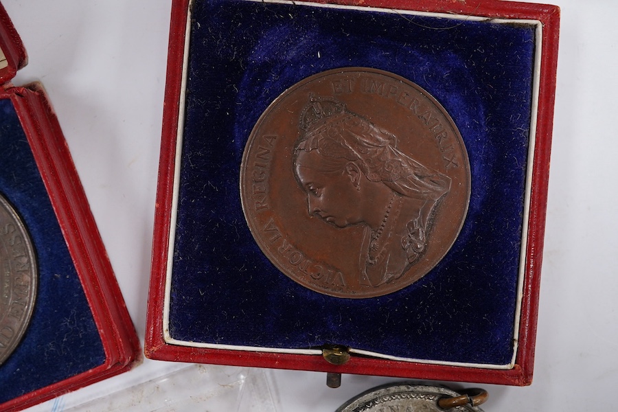 Historic and Royal commemorative medals, including death of George IV brass medal, 1830, two cased Victoria Diamond Jubilee bronze medals, Edward VII coronation silver medal, a Forth railway bridge etc.